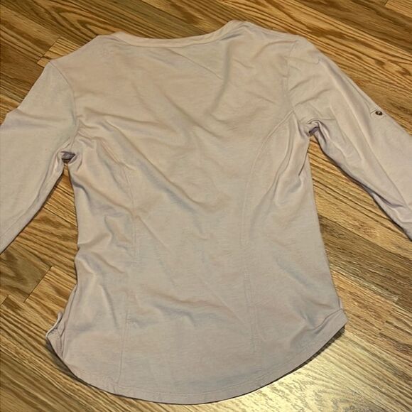 Guess Blush Shirt, 3/4 sleeves, soft knit, Small - Picture 7 of 7